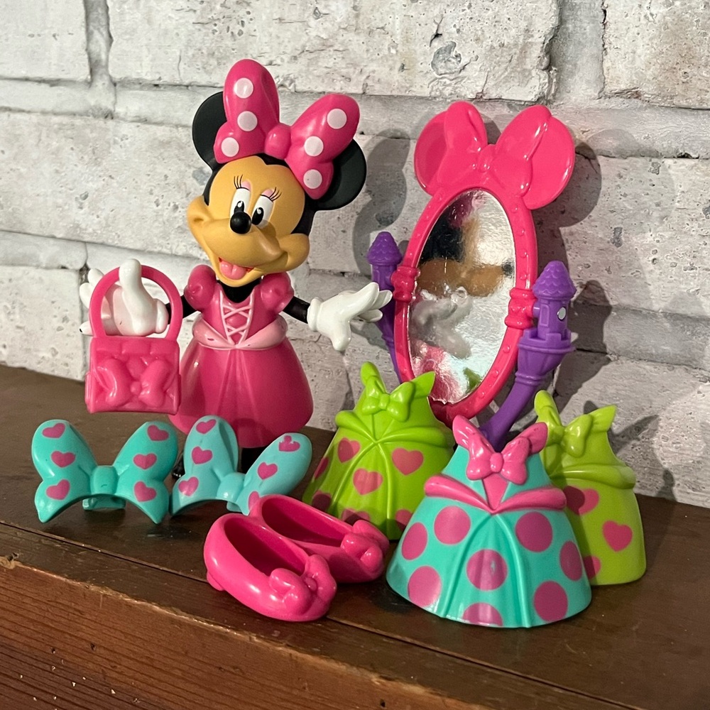 Fisher-Price Disney Minnie Mouse‎ Dress Up Minnie Bow-tique